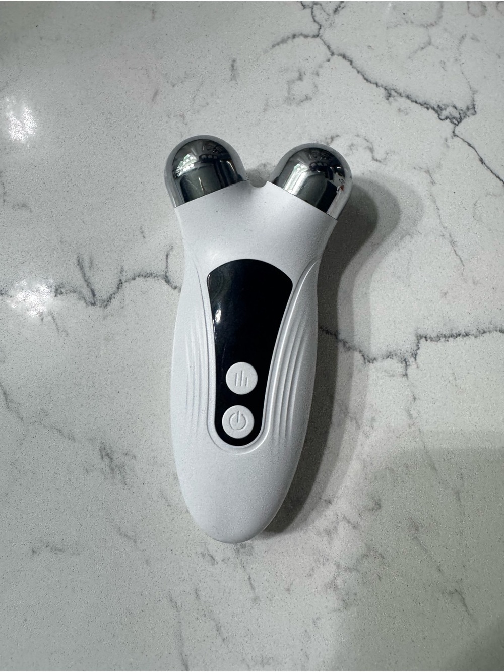 Face and neck vibration therapy